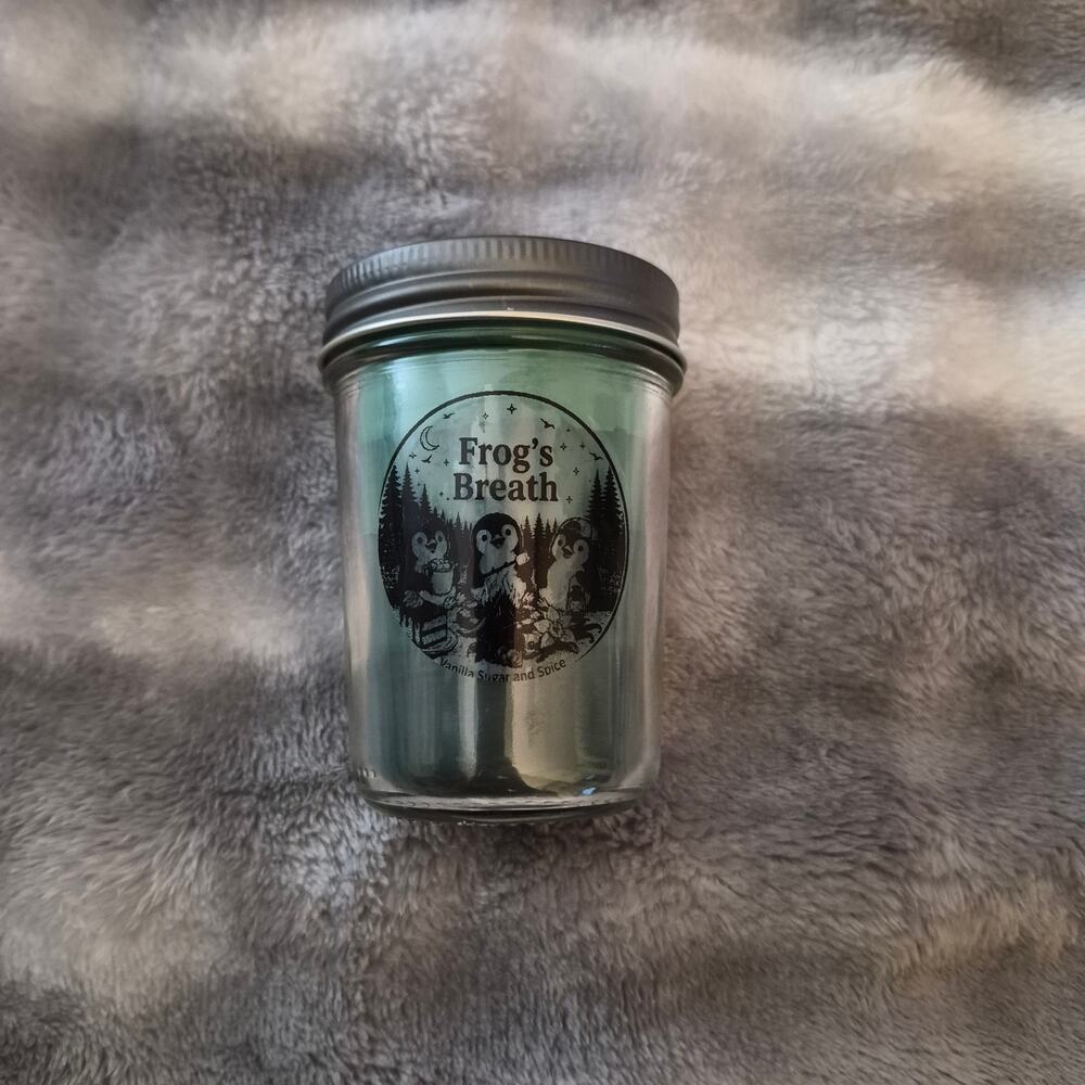 Frog's Breath Artisan Candle - Hand-Poured Vanilla Sugar & Spice - 9oz